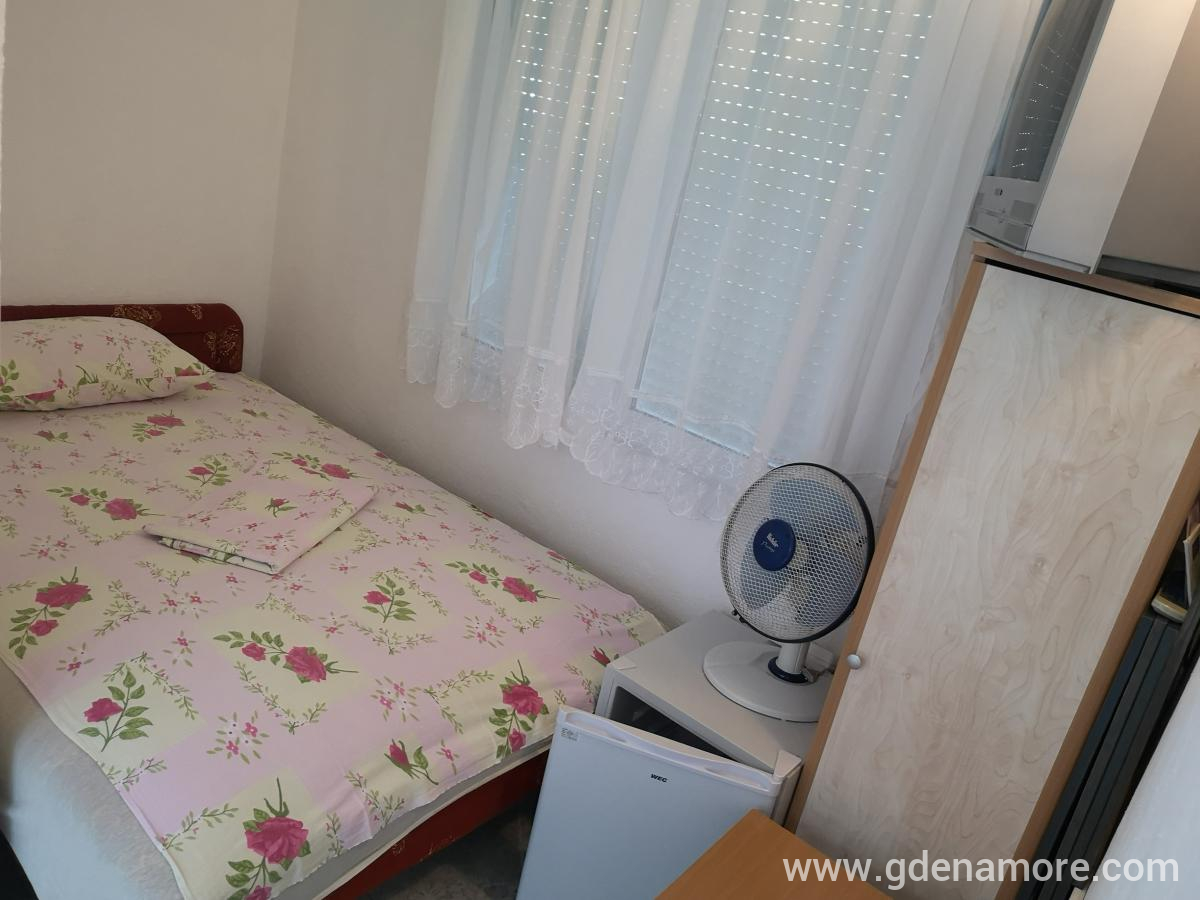 Sobe,Apartmani, privatni smeštaj u mestu Sutomore, Crna Gora - A7BC02B8-9400-4587-AC81-AAD17F990CD2