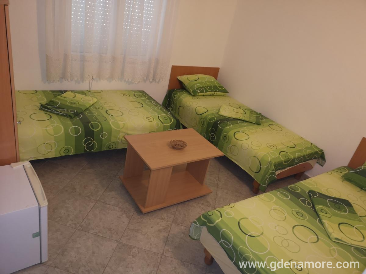 Sobe,Apartmani, privatni smeštaj u mestu Sutomore, Crna Gora - D59022DC-2CA5-4A7E-90CD-E970869AB5BE